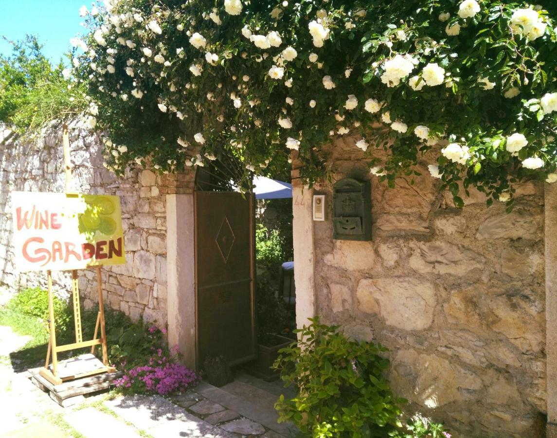 סקארדין Wine Garden Rooms מראה חיצוני תמונה